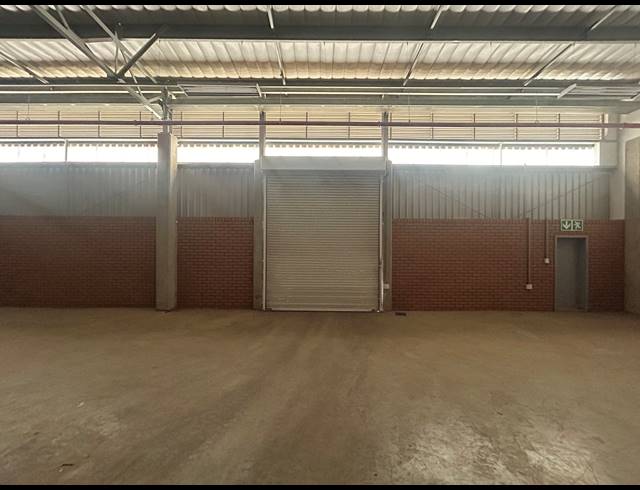 868M² WAREHOUSE TO LET IN CLAYVILLE